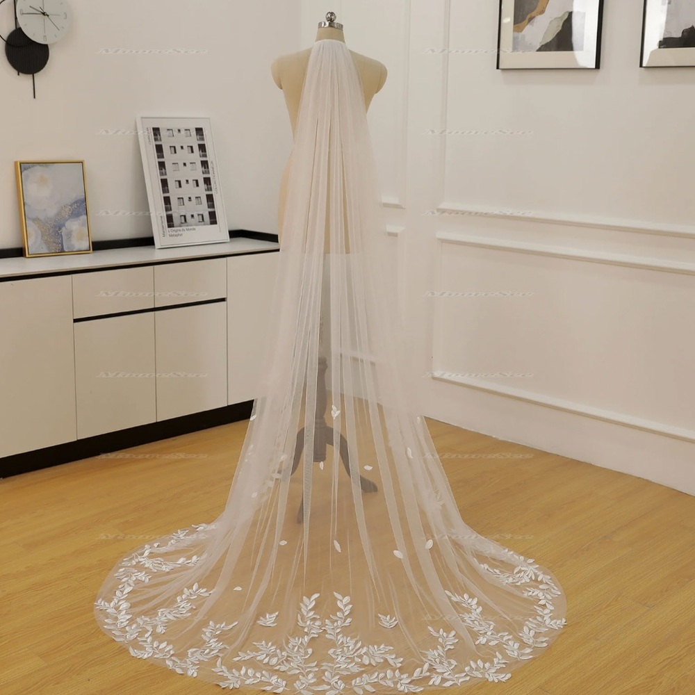 Ivory Leaf Lace wedding veil